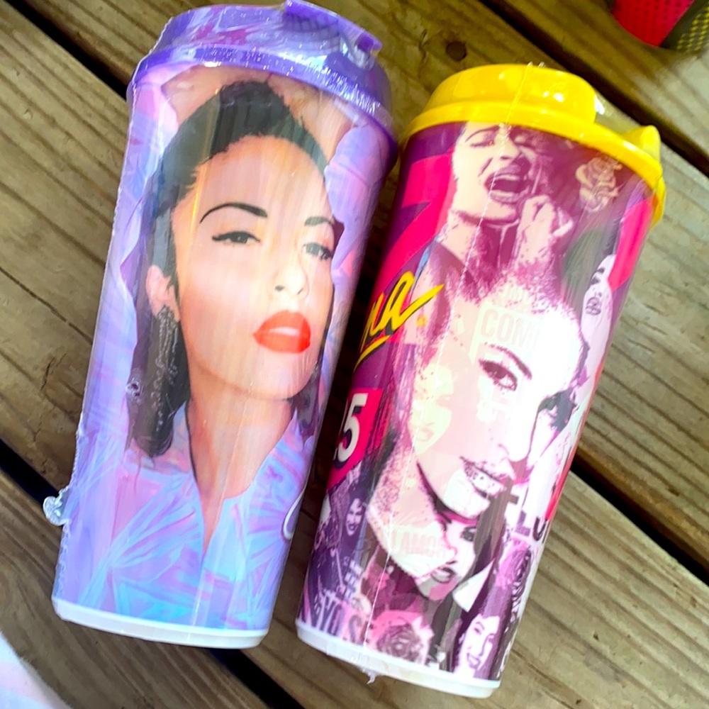 Selena cups